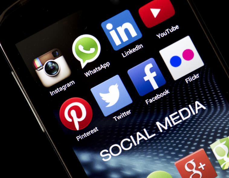 A Facebook haldokolásával egyre inkább előtérbe kerül a többi közösségi média is. A Pinterest az USA-ban már nagyon jól teljesítő online marketing eszköz, érdemes neked is beletanulnod az üzleti használatába. Lépésről lépésre mutatjuk, hogyan tedd! Marketing a Pinteresten: Egy üzleti profil létrehozása és felvirágoztatása