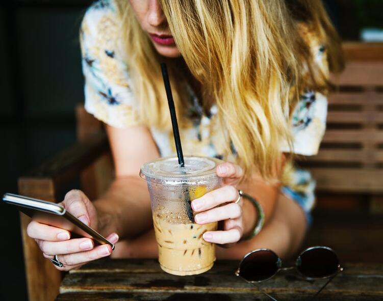 Mi az a Google átirányító telefonszám és miért érdemes használni? Az online marketing kiváltsága az eredmények mérhetősége. Régi probléma azonban a telefonhívásos konverziók mérése, amire a Google ad most megoldást!