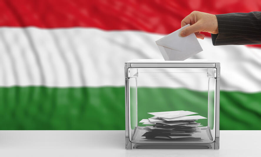 Politikai választási marketing számára az online marketing rengeteg új eszköz tartogat. Mutatjuk, mit javaslunk használni a kampány szereplőinek a 2018-as országgyűlési és a 2019-es önkormányzati választások során. Politikai választási marketing előrejelzés 2018-2019
